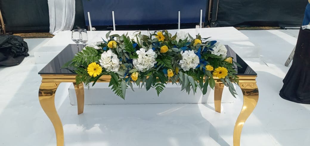 Modern event florals arrangement